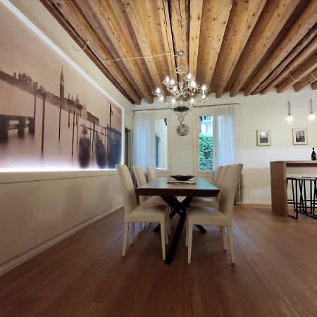 Deluxe 3 Bedroom Flat In Rialto Venice Exterior photo