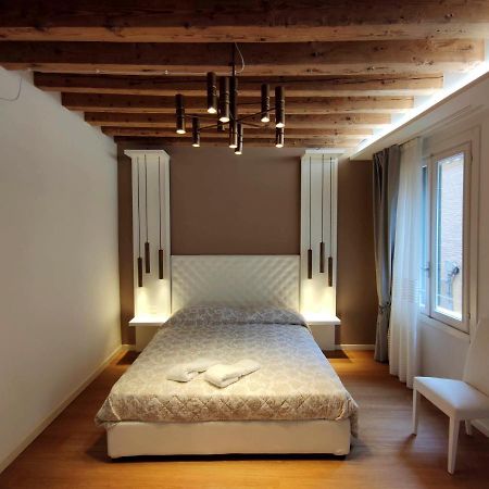 Deluxe 3 Bedroom Flat In Rialto Venice Exterior photo
