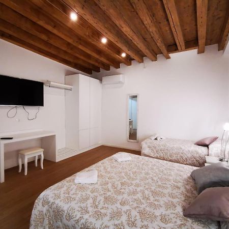 Deluxe 3 Bedroom Flat In Rialto Venice Exterior photo