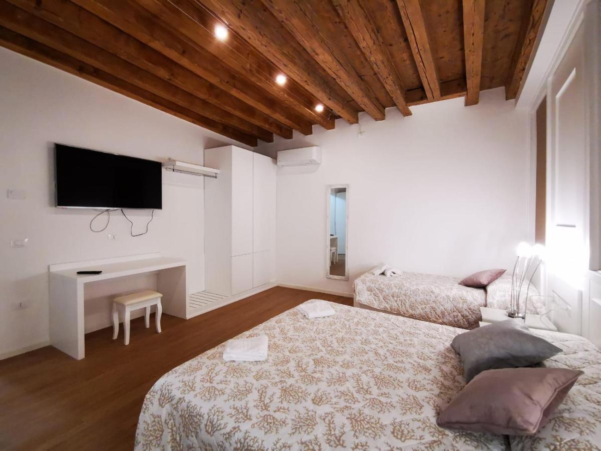 Deluxe 3 Bedroom Flat In Rialto Venice Exterior photo