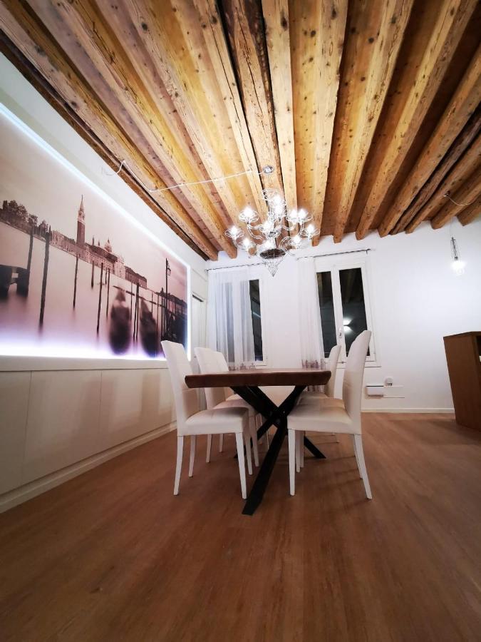 Deluxe 3 Bedroom Flat In Rialto Venice Exterior photo