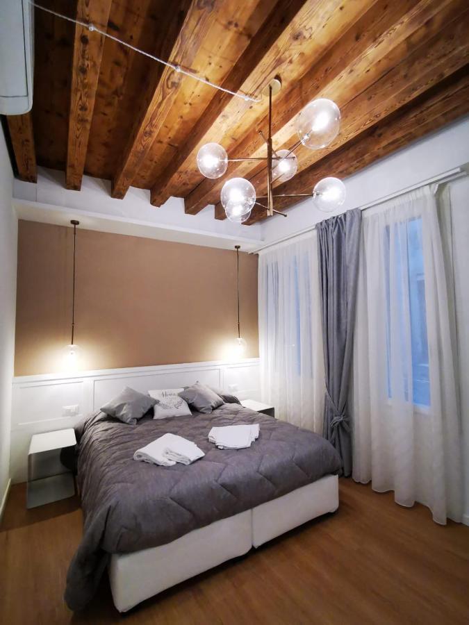 Deluxe 3 Bedroom Flat In Rialto Venice Exterior photo